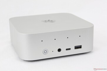 Front of the Beelink SER9 Pro mini PC. (Image source: Allen Ngo of Notebookcheck)