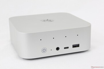 Front of the Beelink SER9 Pro mini PC. (Image source: Allen Ngo of Notebookcheck)