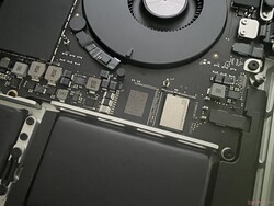 The base MacBook Pro 14 uses only one SSD chip