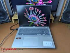 Radeon 860M performing even worse than the Radeon 760M in our first benchmark results (Image source: Notebookcheck)