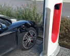 Tesla Superchargers open to non-Tesla electric cars in a game-changing pilot