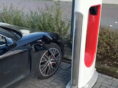 Tesla Superchargers open to non-Tesla electric cars in a game-changing pilot