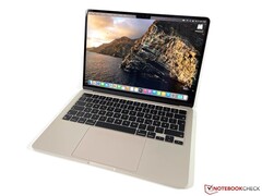 Amazon drops 13.6&quot; MacBook Air M2 with 8GB RAM and 256GB SSD to lowest price ever. (Source: Notebookcheck)