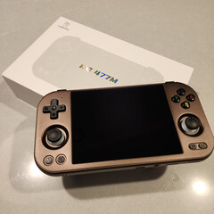 The Anbernic RG477M is already in the hands of reviewers. (Image source: Cary Golomb)