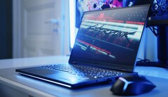 The RTX 4090-powered Lenovo Legion Pro 7 Gen 8 AMD has been discounted by 34% (Image source: Alex Wätzel)