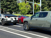 Cybertruck vs Rivian R1T design (image: CTOwnersClub)