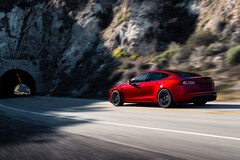 Tesla's Model S has received a new base price that's US$10,000 lower than previously. (Image source: Tesla)