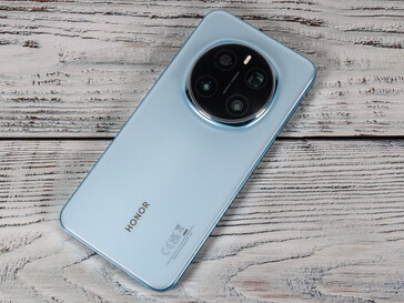 Honor Magic7 Pro (image source: Daniel Schmidt)