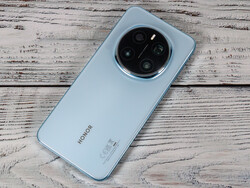 The Honor Magic7 Pro is one of the best smartphones currently available (Image source: Daniel Schmidt)