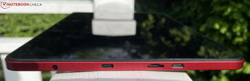 Left: 3.5 mm headphone jack, USB-C 2.0, microSD slot, USB-C 3.1 Gen 1 with DisplayPort