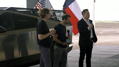Elon Musk announcing the Texas lithium refinery (image: Tesla)