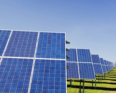 Sunny times for the US solar sector as installation projected to hit 32 GW in 2024 (Image source: Zbynek Burival)