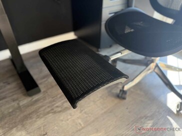 The footrest isn't particularly stable.