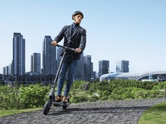 The Xiaomi Electric Scooter 4 Ultra has a 500W motor with 940W peak power. (Image source: Xiaomi)