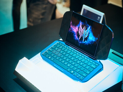 Acer’s Project Dual Play Mini concept features a unique swivel display that instantly converts this gaming handheld into a mini laptop keyboard setup.