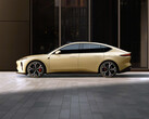 ET5 sedan with 150 kWh hybrid solid-state battery