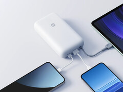 Xiaomi's new basic 20,000 mAh power bank comes in black and white colours.