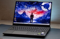 The RTX 4090-equipped Lenovo Legion Pro 7 Gen 9 has experienced a large price drop (Image source: Sascha Mölck) 
