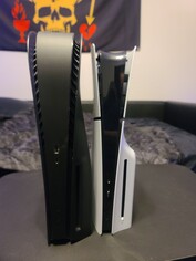 PS5 Slim comparison. (Image source: @phantompainss)