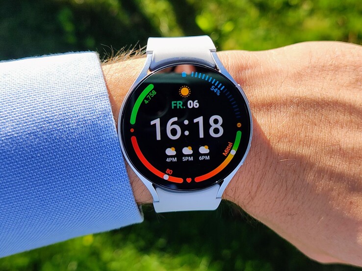 The Samsung Galaxy Watch6 is also easy to read under sunlight.