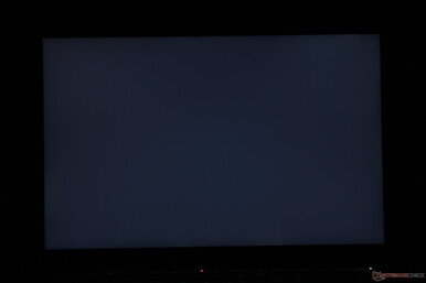 No major uneven backlight bleeding issues
