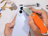 The S25 Edge. (Image source: JerryRigEverything via YouTube)