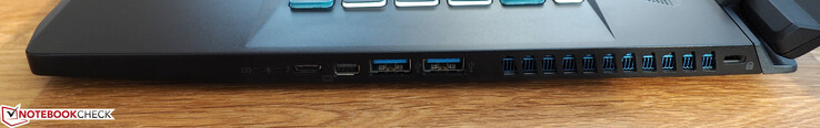 Right side: Thunderbolt 3, mini-DisplayPort, 2x USB-A 3.0, Kensington lock