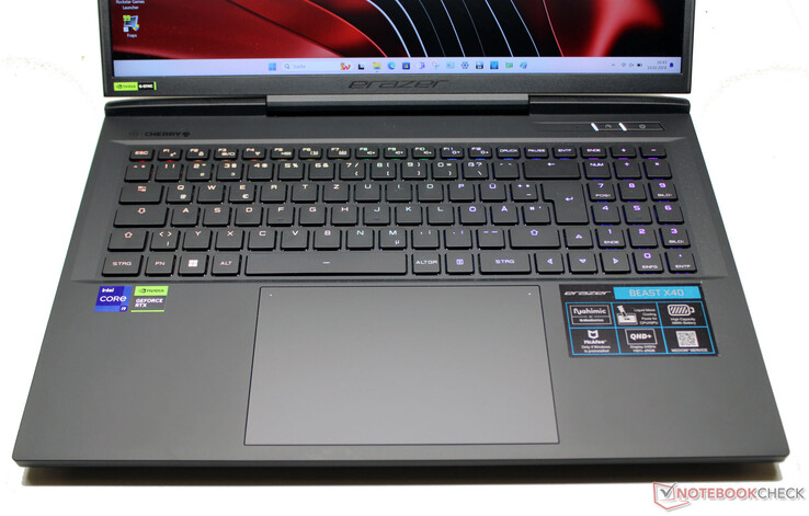 Medion Erazer Beast X40: Keyboard and touchpad