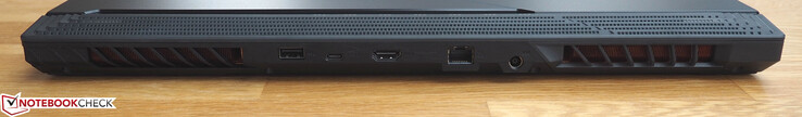 Rear: USB-A 3.0, USB-C 3.1 Gen2 (incl. DisplayPort), HDMI, RJ45-LAN, AC adapter