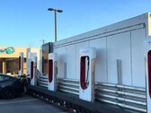 Tesla deploys MegapackChargers to tackle holiday congestions at Supercharger stations (Image source: PRNDL by Jordan Golson)