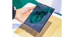 A possibly upcoming rollable smartphone. (Source: OPPO)