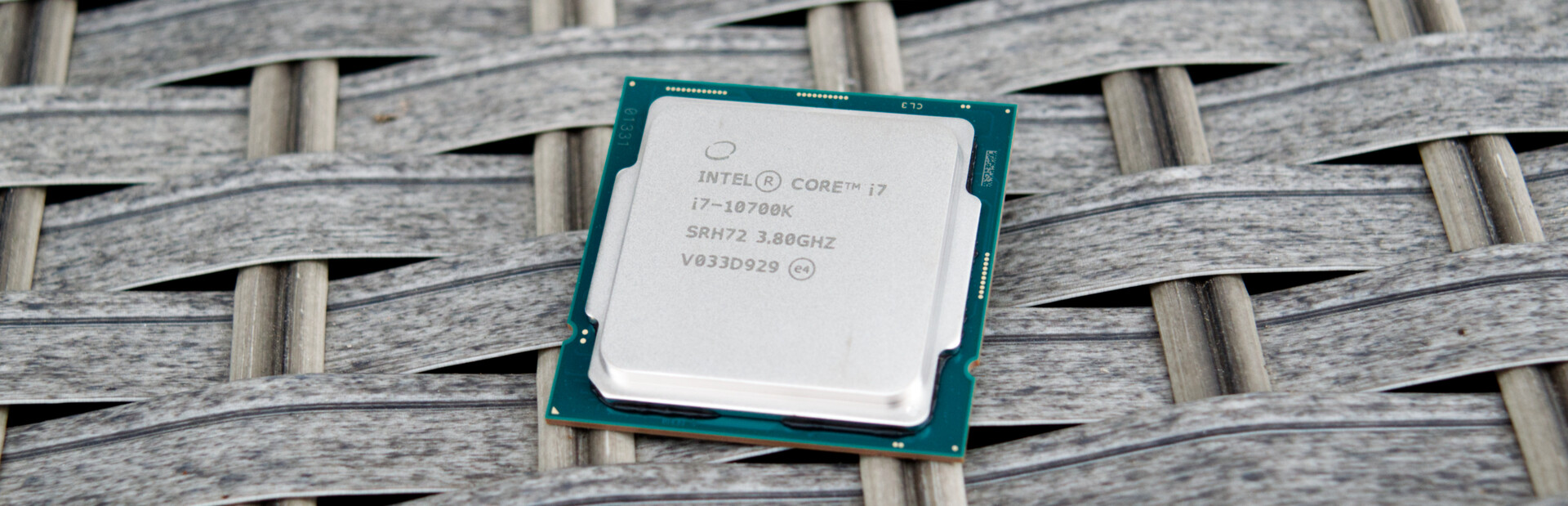 インテル　Core i7-10700K（3.8GHz 8コア 16スレッド）