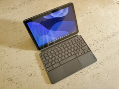 The Lenovo Chromebook Duet makes for a great mobile companion. (Image: Notebookcheck)