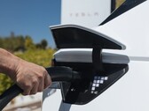 2025 Hyundai Ioniq 5 can plug into Tesla Superchargers directly (Image source: Hyundai)