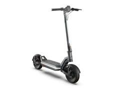 The Apollo Pro e-scooter has a top speed of 43 mph (~69 kph). (Image source: Apollo)