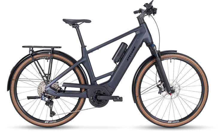 A suspension fork with 80 millimeters of travel is fitted