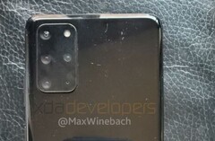 Four lenses, an LED flash, and...a microphone? (Source: XDA-Developers)