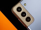The Galaxy S22 will offer a big upgrade from the S21's 64 MP digital zoom camera. (Source: NextPit)
