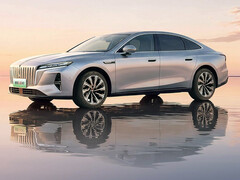 Hongqi H7 sedan with record range