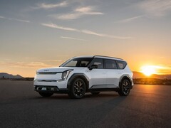 The 2026 Kia EV9 Nightfall Edition will go on sale in the US in the next few months. (Image source: Kia)