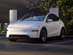 The new 2026 Model Y topping up at a Supercharger. (Image source: Tesla)
