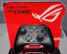 The ROG Raikiri II Xbox Wireless Controller on display at Gamescom. (Image source: Asus ROG)