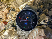 'Raise to wake' should work across all One UI Watch smartwatches after installing this month's update. (Image source: NotebookCheck)