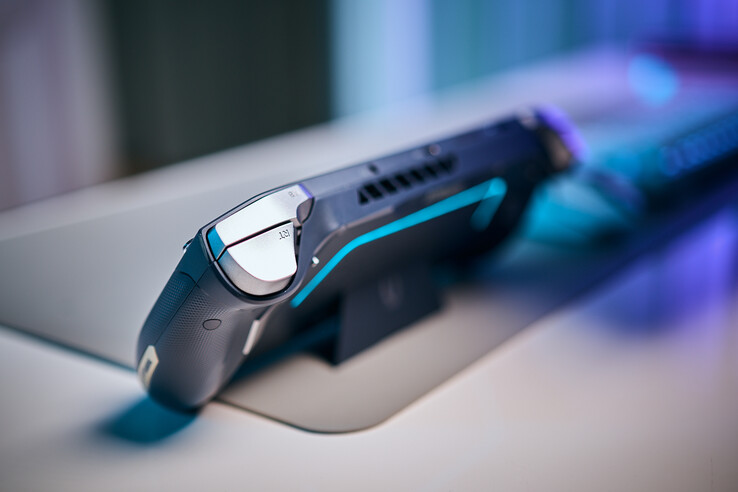 The silver-coloured accents do add some "bling" to the otherwise relatively bland exterior.