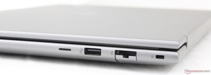 Right: SD card reader, Nano-SIM slot (optional), USB-A (5 Gbps), Gigabit RJ-45, Nano lock slot