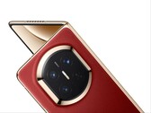 Huawei Mate X7 in Nebula Red color.