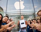 The Vision Pro is off to a tepid start but Apple works on smart glasses. (Image source: Apple)