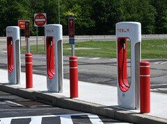 Tesla Superchargers. California boasts its EV charging stations outnumber gas pumps (Image source: J Dean on Unsplash)