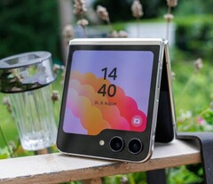 The Galaxy Z Flip5. (Source: Notebookcheck)