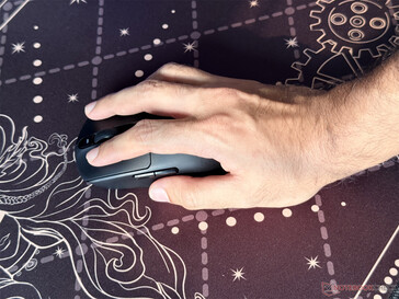 Palm grip with the Akko Dash Ultra